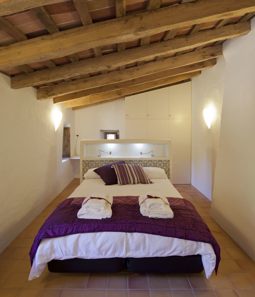 B&B La Rectoria De Sant Miquel De Pineda Sant Felíu de Pallarols Eksteriør billede