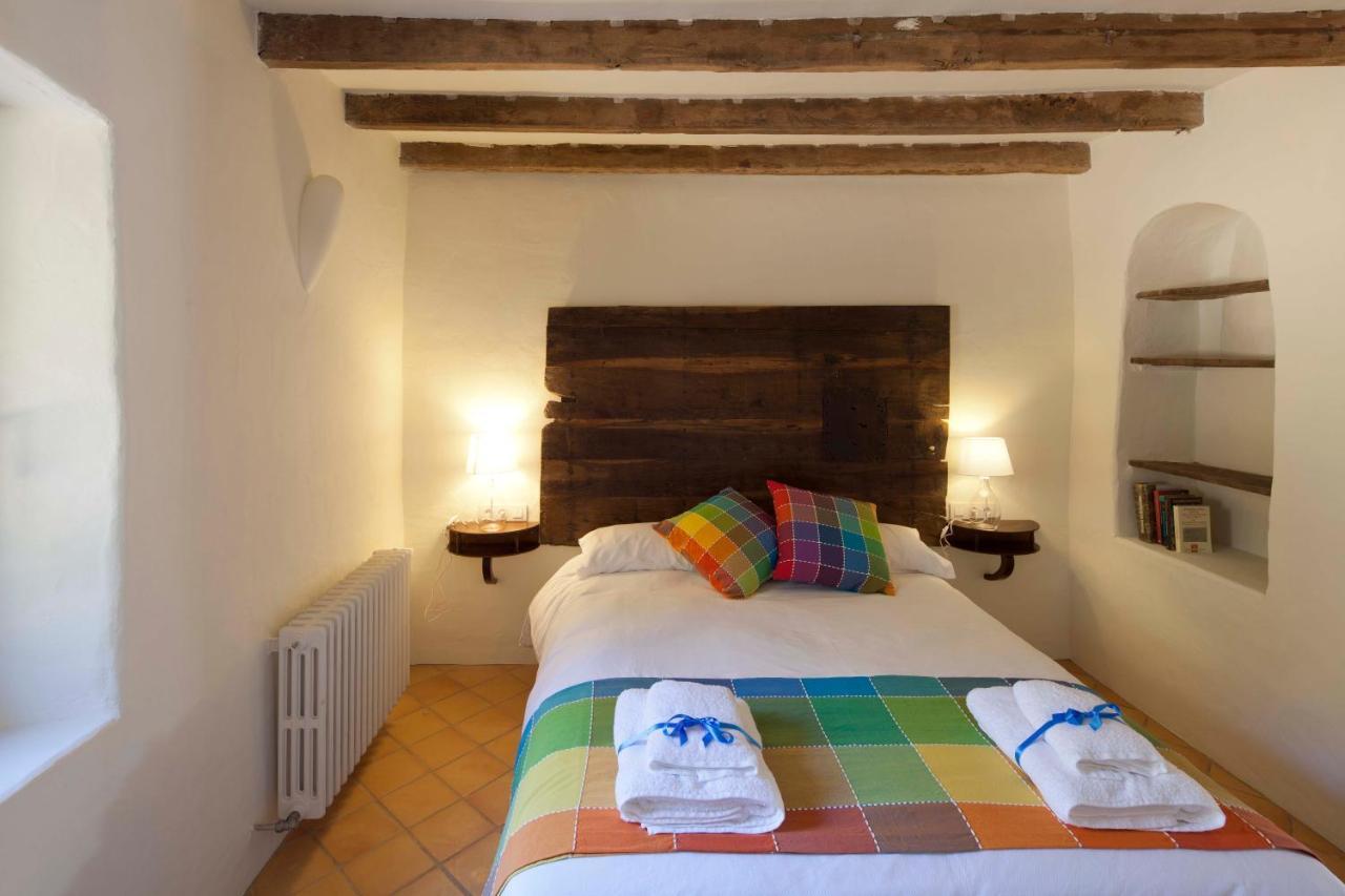 B&B La Rectoria De Sant Miquel De Pineda Sant Felíu de Pallarols Eksteriør billede