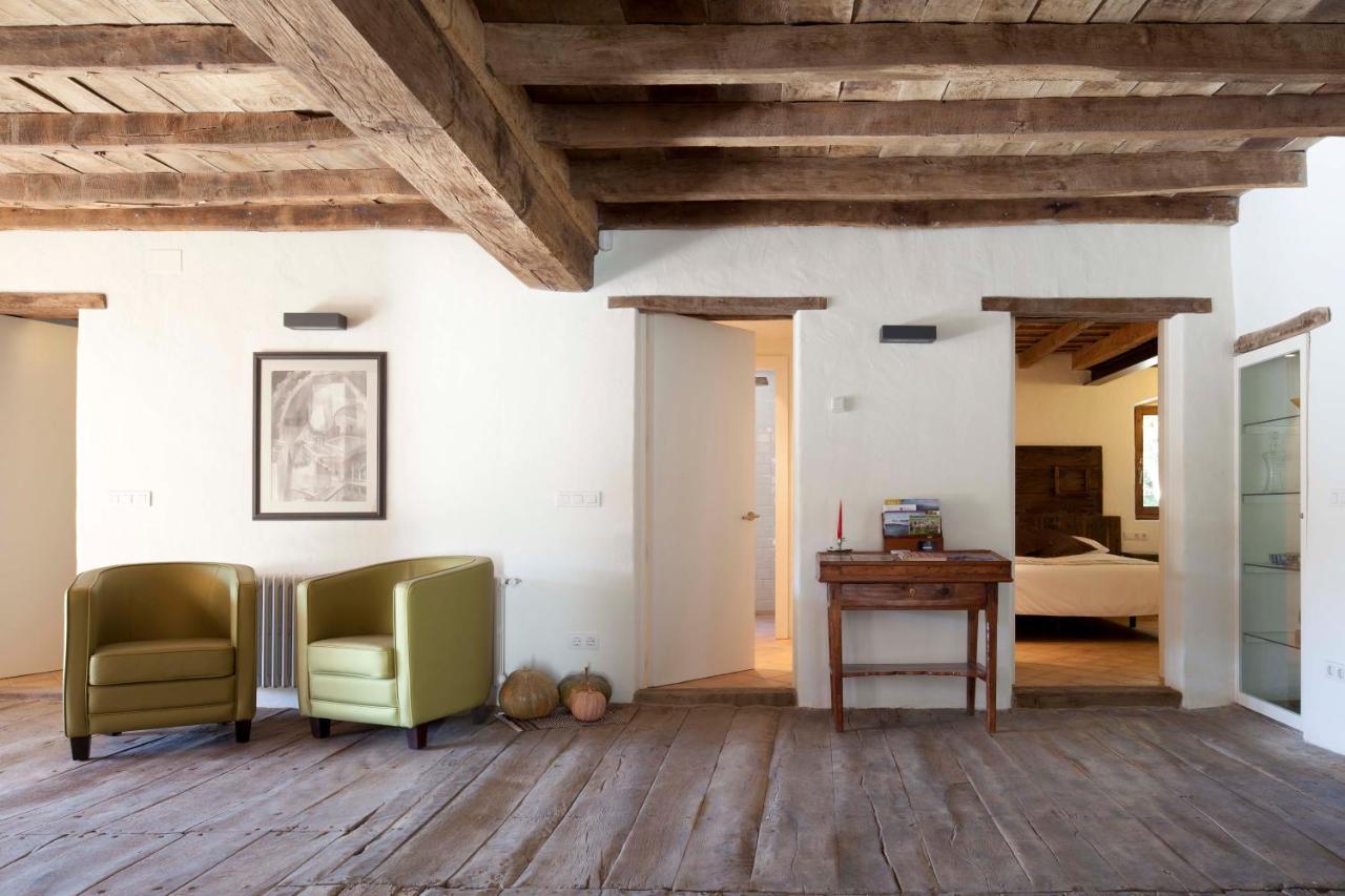 B&B La Rectoria De Sant Miquel De Pineda Sant Felíu de Pallarols Eksteriør billede