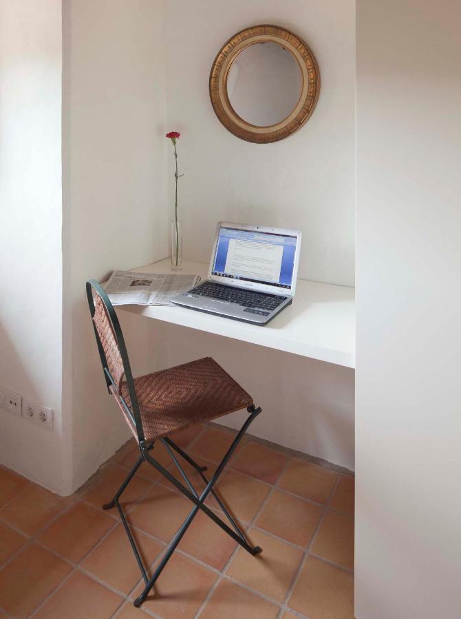 B&B La Rectoria De Sant Miquel De Pineda Sant Felíu de Pallarols Eksteriør billede
